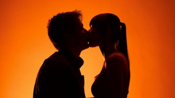 マッチングアプリの初デートで体の関係やキスを求めてくる男性心理を教えてください。